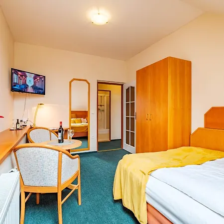 Otel Orlican 3*