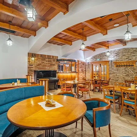 Orlican Hotel 3*