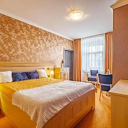 Orlican Hotel 3*