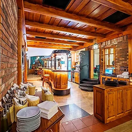 Orlican Hotel 3*